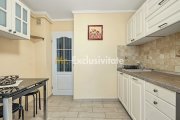 Central-Eremia, ap. 3 camere, 2 băi + boxă,proaspăt zugrăvit, et.2 - 8