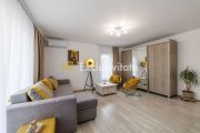 Garsonieră modernă la etajul 1 într-un bloc din 2021 - 2