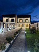 1 Mai-Vila -Moderna-Teren 462mp -Suprafata 278mp- 4 camere