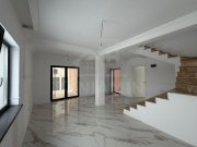 Casa P+1 Living-Bucatarie-3 Dormitoare-Toate utilitatile-Disponibila - 2