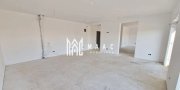 Spatiu Comercial I Parcare I 4 Vitrine I Doamna Stanca