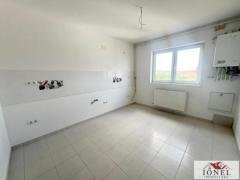 Apartament trei camere Sebes, etaj 1