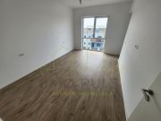 3 Camere. Bloc nou. 2 Bai. Decomandat. Etaj 2. - 3