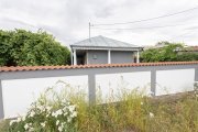 Casă cu 5 camere, complet renovată cu teren 920 mp în Tecuci