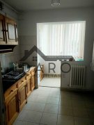 Vand apartament 3 camere in  Dambu , etaj intermediar