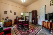 Apartament cu 4 camere si terasa si curte proprie, langa primarie - 4