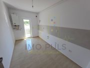 Apartament la parter cu balcon. Bucatarie separata. Loc de parcare - 2