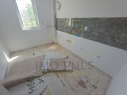Bucatarie inchisa. Etaj intermediar sau Et. 3 cu spatiu in pod.