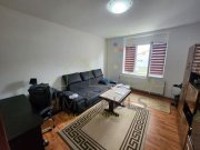 Apartament cu curte. Teren 636 mp.