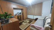 Etaj intermediar. Centrala. Plavat II. Decomandat. Mobilat si utilat.