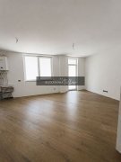Apartament 3 camere, 2 bai, etaj intermediar, balcon, garaj, boxa