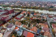 PREȚ REDUS! Casă cu teren de 750 mp, pe Malul Mureșului - 2