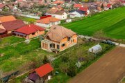 PRET NOU! Casă 6 camere - la roșu - Zimandcuz, Arad – COMISION 0 - 2