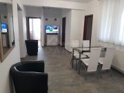 Închiriez apartament 4 camere zona rezidențială