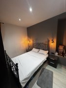 Apartament cu o camera ultracentral la casa cu curte comuna