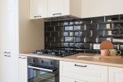 Vrei să cumperi ceva gata amenajat după gustul altcuiva? - 5