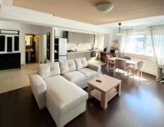 Un apartament care bifează exact ce contează spațiu lumină liniște și parcare
