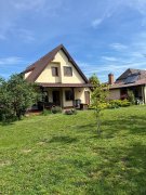 Casă elegantă, spațioasă, ideală pentru familie – Sanmihaiu Roman