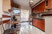 Apartament 4 camere la parter, acces direct din stradă in Micalaca