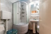 Apartament ultracentral cu 3 camere plus un bonus Comision 0 - 9