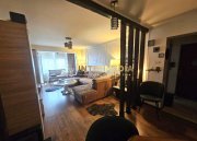 Apartament 3 camere CETATE Bulevard Etaj 3 Renovat Total Mobilat Beci Parcare