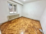 APARTAMENT 2 CAMERE I CETATE ZONA CLOSCA I NERENOVAT I BLOC CARAMIDA I