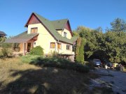 Casa familiala pe 25 de ari de teren