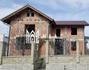 Casă individuală I 5 Camere I 1200mp I Garaj I C. Cisnădiei