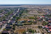 Teren si front stradal generos pretabil pentru dezvoltare rezidentiala - 9