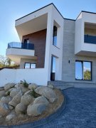 Casa individuala 4 camere, 3 bai, S+P+ET,  garaj, terasa