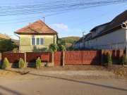 Vând casă in Ernei de 66 mp si teren in suprafață de 2530 mp
