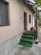 De inchiriat apartament la casa