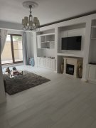 Vand apartament 3 camere in zona Aviatiei (parcare inclusa).